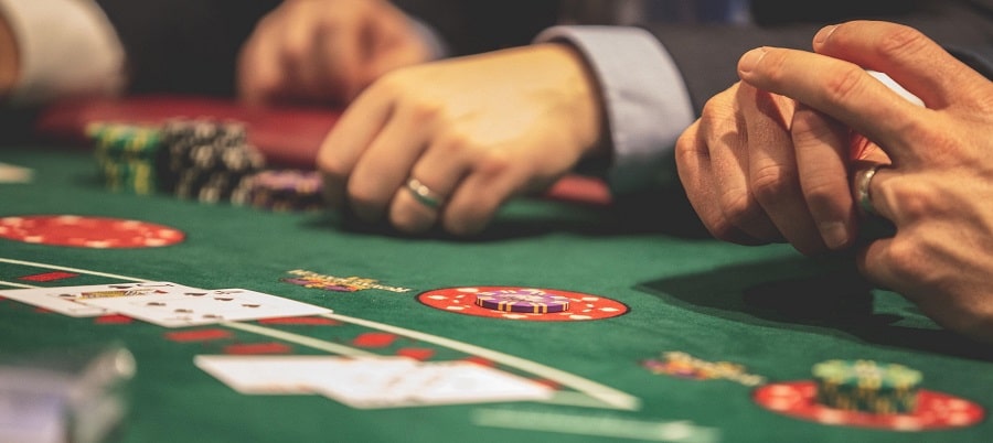 Casinos vom Blackjack-Spiel profitieren